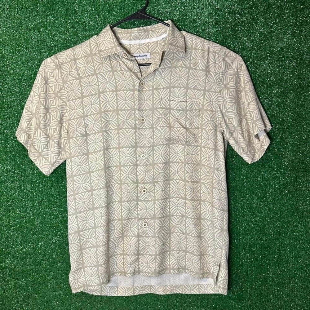 Tommy Bahama Beige and‎ cream Floral Button Up Shirt Size Small